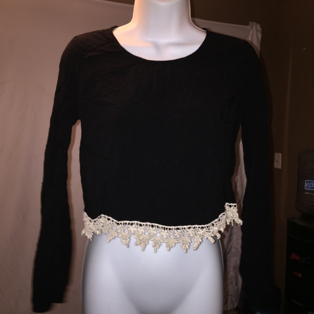 Long Sleeve lacey crop. S